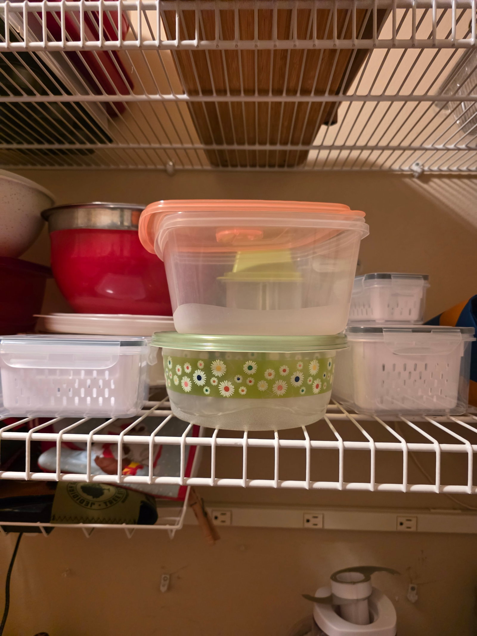 Plastic containers with lids - 2