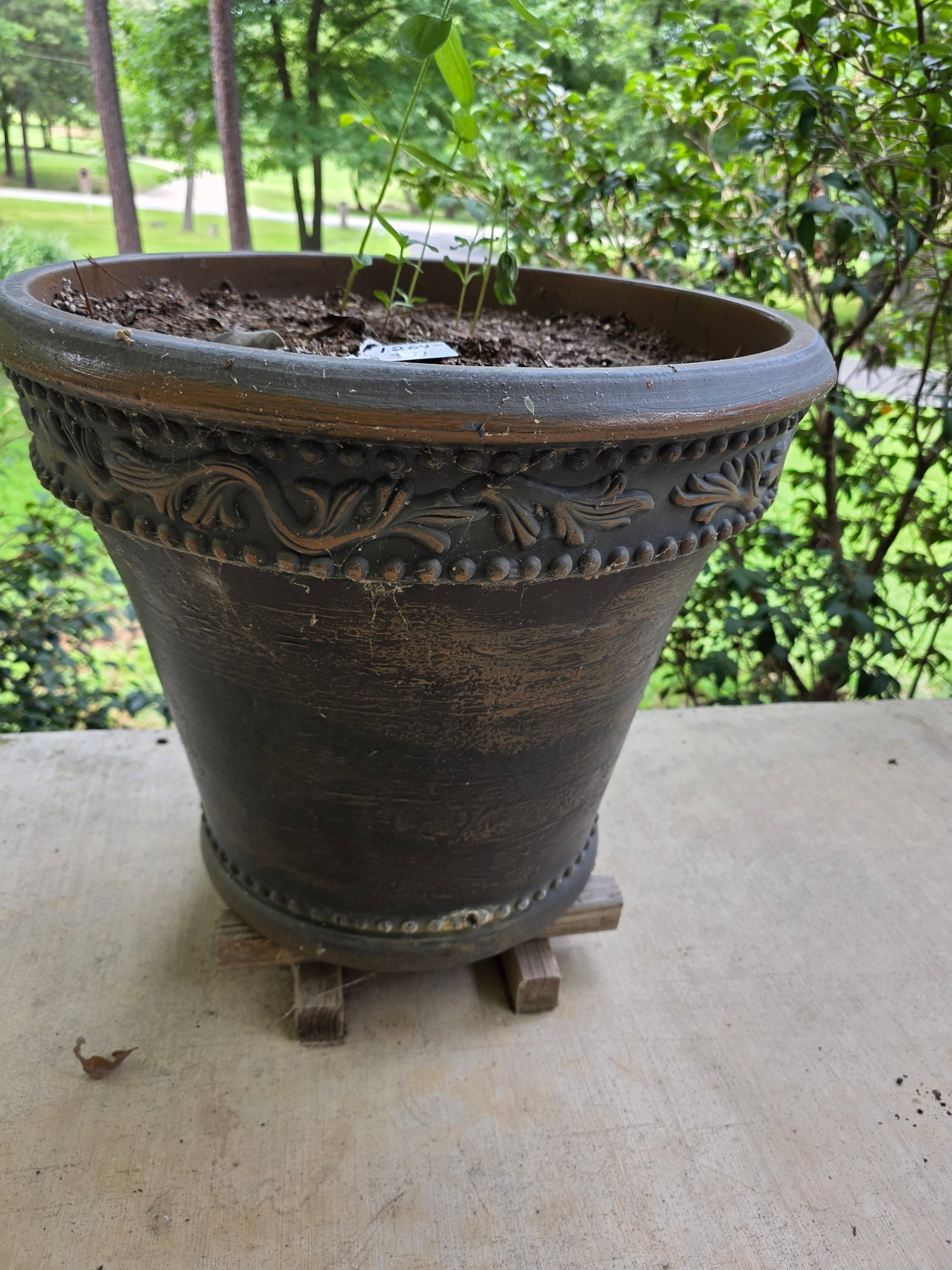 Decorative Medium sized planter - 2