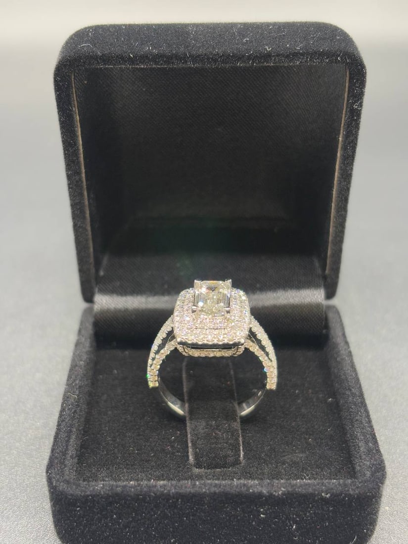 Certified Emerald Lab Diamond 18K Ring - 12