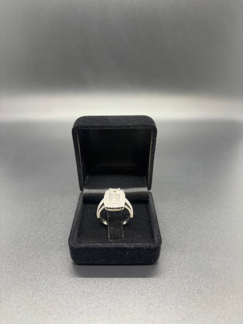 Certified Emerald Lab Diamond 18K Ring - 16