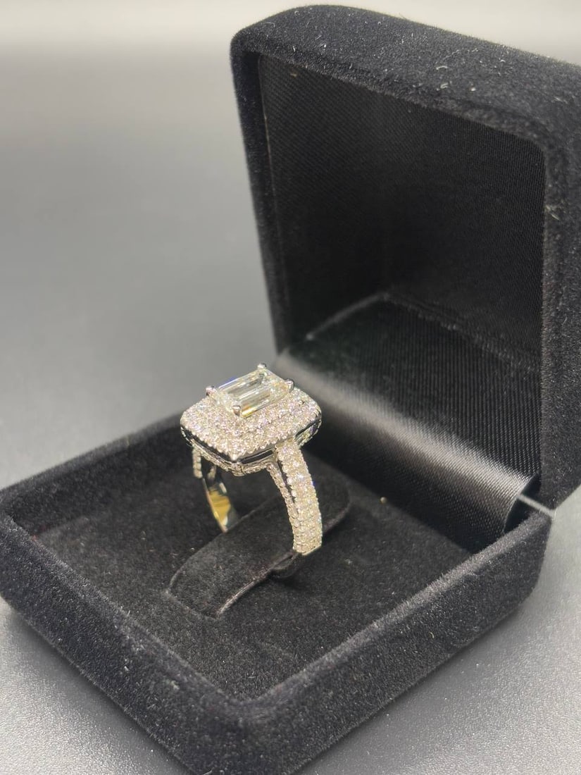 Certified Emerald Lab Diamond 18K Ring - 19