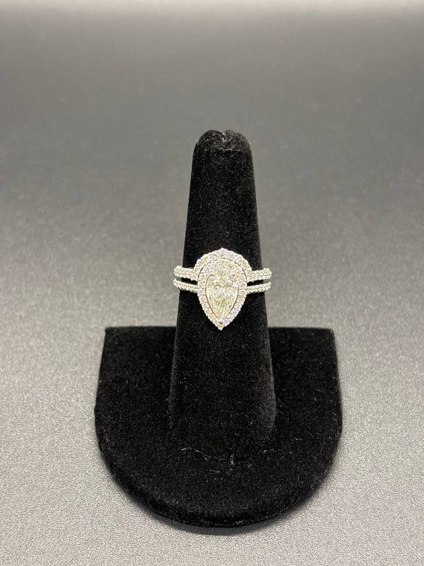 VS1 Pear Lab Diamond Split Shank 18K Ring - 2