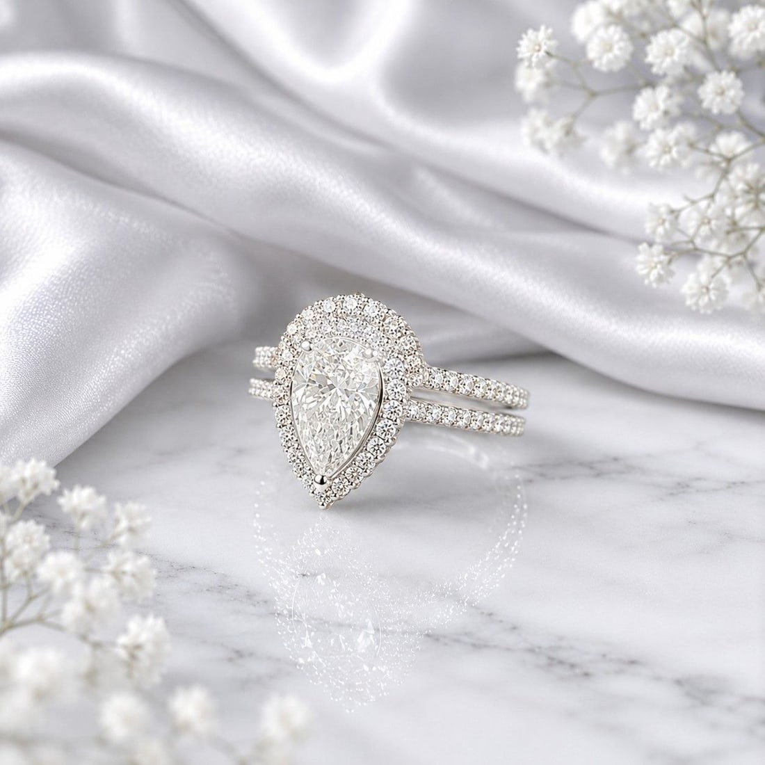 VS1 Pear Lab Diamond Split Shank 18K Ring - 18