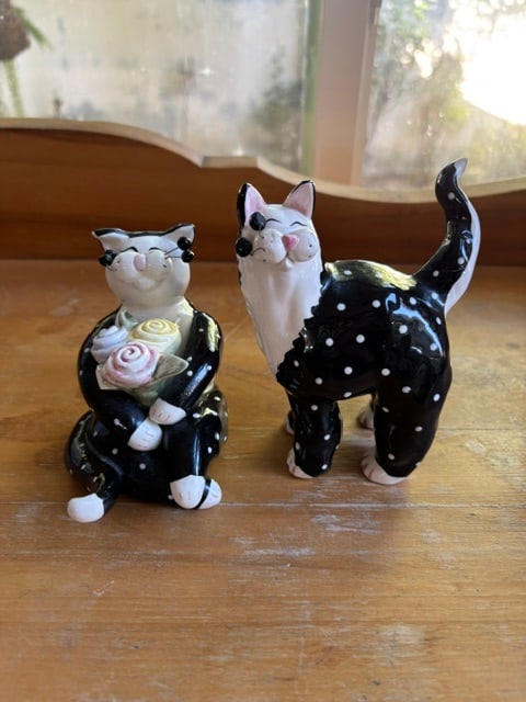 Amy LaCombe Whimsiclay Cat Annaco and Sabrina Creations Floral Cats 2001 (1 of 4)
