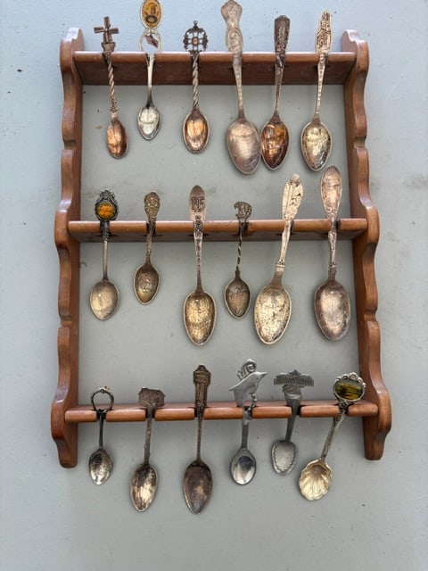 Vintage Wood Spoon Rack , Holds 18 Souvenir Spoons (1 of 7)