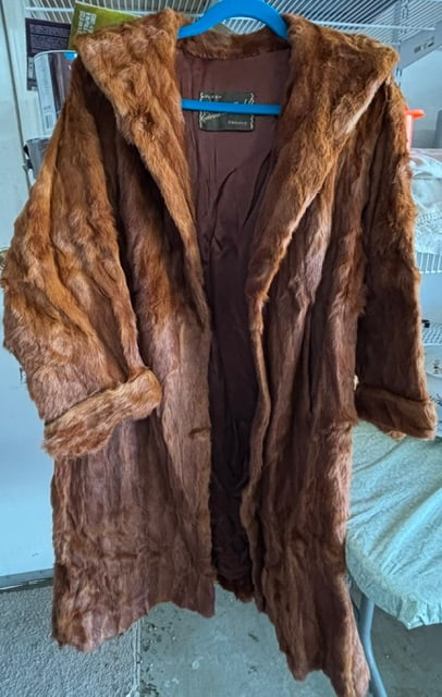 Vintage Genuine Mink Medium to Dark Brown Fur Coat Size Small/Medium (1 of 6)