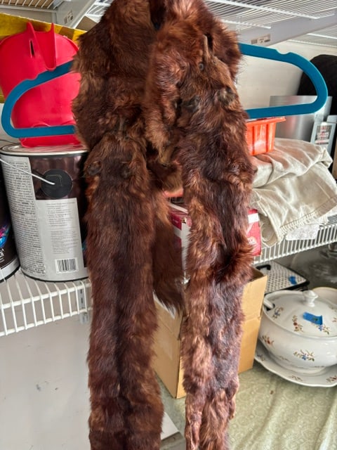 Vintage 3 Complete Mink Fur Collar Stole Wrap Scarf: PatternSolidColorBrownMaterialFurMPNDoes Not ApplyFabric TypeNatural FurAccentsLoop And Ball FastenersVintageYesBrandUnbrandedDepartmentWomenTypeScarfStyleShawl/WrapThemeVintageFeaturesNeck WarmerSeas