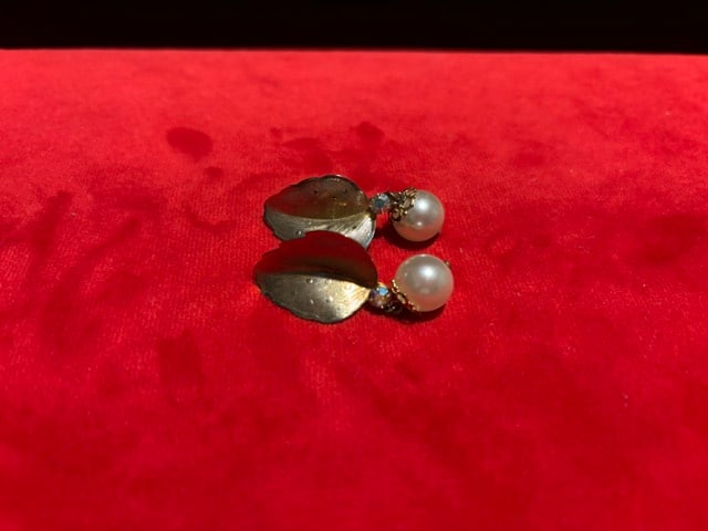 VTG Tara clip on earrings (1 of 5)