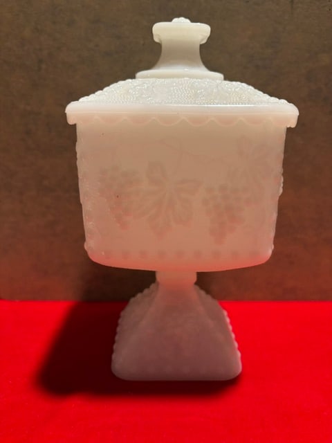 Vintage Westmoreland Milk Glass Candy Dish – Grape Vine Pattern Compote: A beautiful blend of tradition and charm, this vintage Westmoreland milk glass compote features the classic grape and vine pattern in crisp opaque white, with a shapely square pedestal base and matchi
