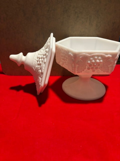 Imperial grape pattern milk glass compote - 3