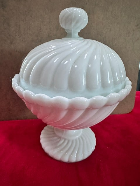 Vintage White Opaline Sugar Bowl: Sugar bowl with lid in slightly blueish white opaline with a twisted pattern.This is a vintage white milk glass candy dish, likely produced by Westmoreland Glass in a swirl and ball pattern.It is a li