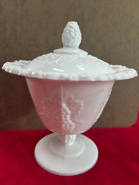 Indiana Glass Open Lace Milk Glass Harvest Grape Footed Compote & Lid Vintage (1 of 5)