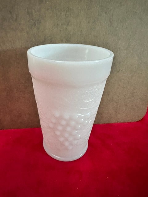 Vintage Anchor Hocking White Milk Glass Tumbler Grapevine (1 of 4)