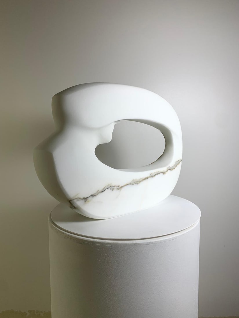 Domenico Ludovico White and Gold Tondo, 2024 White Marble of Carrara Statuary, luminous and precious (1 of 7)