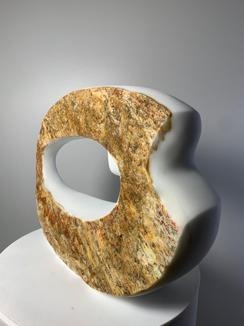 Domenico Ludovico White and Gold Tondo, 2024 White Marble of Carrara Statuary, luminous and precious - 3
