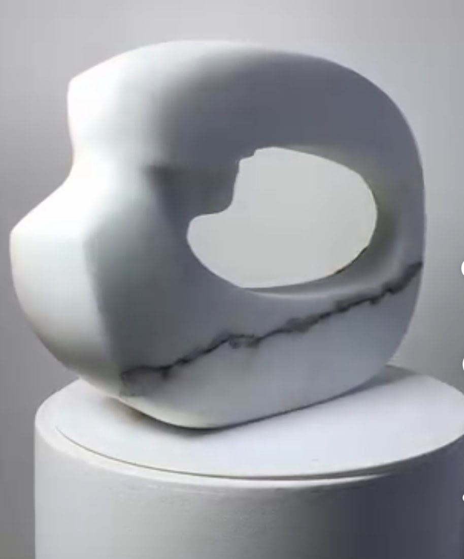 Domenico Ludovico White and Gold Tondo, 2024 White Marble of Carrara Statuary, luminous and precious - 4