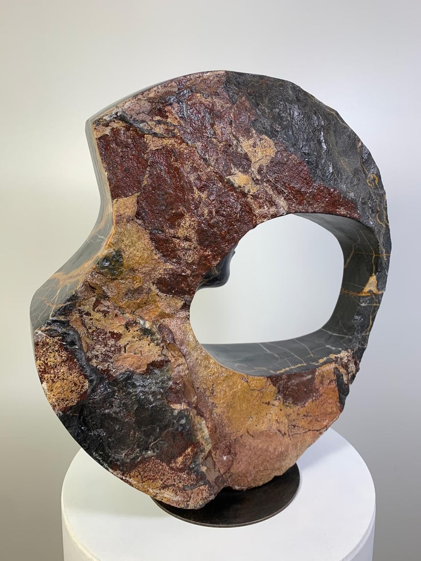 Domenico Ludovico Golden Dream Tondo ( Black and Gold Tondo), 2024 Marble Saint Lauren from the - 2