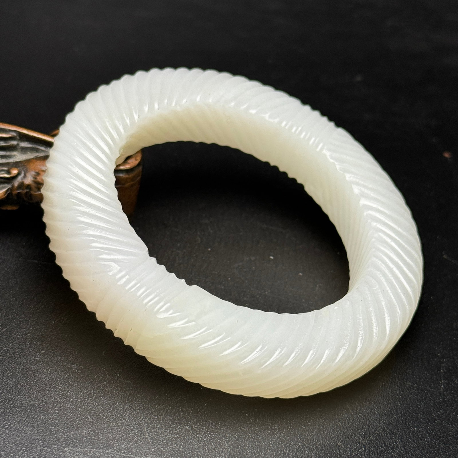 Antique Exquisite Twisted Thread Pattern Hetian Jade Bangle - 3