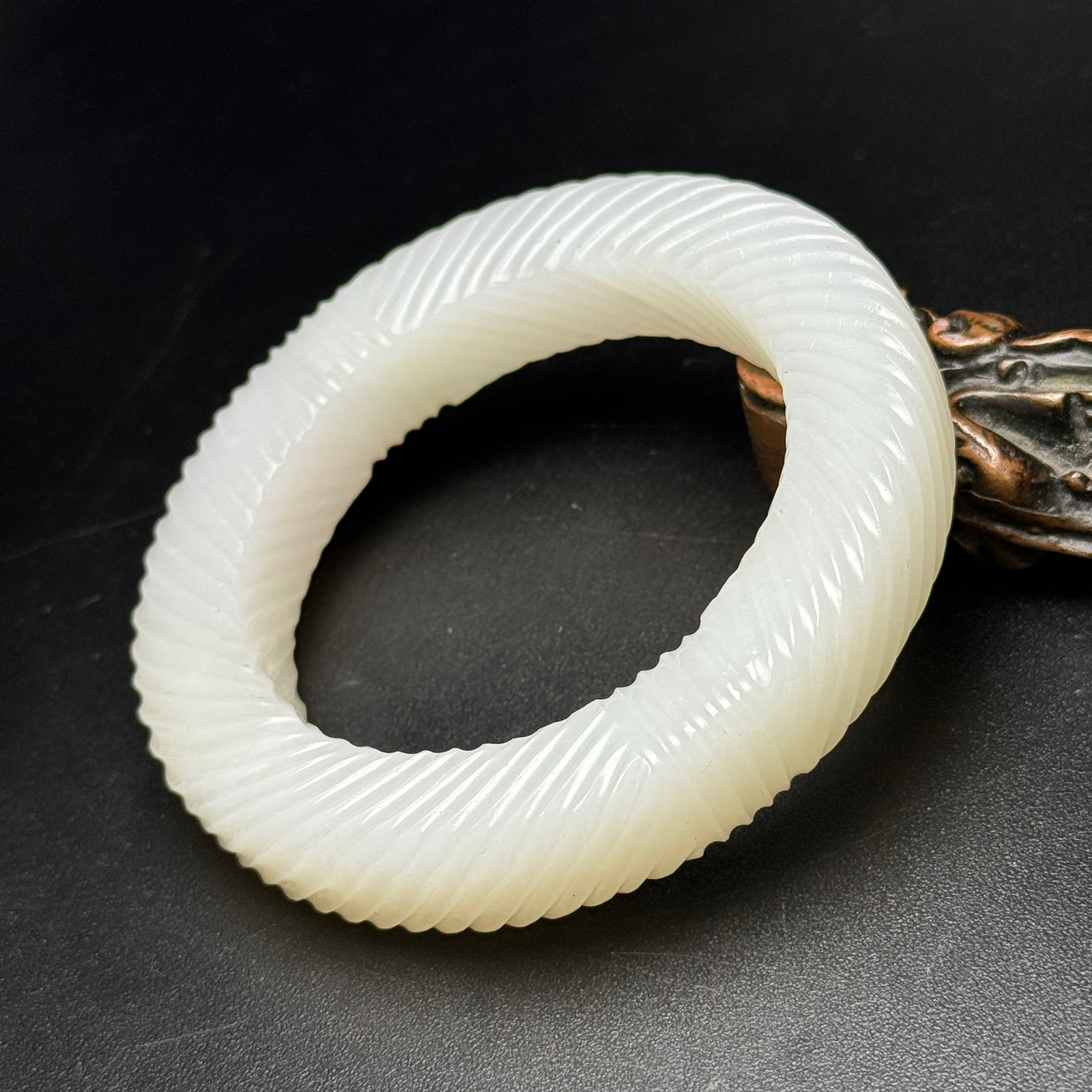 Antique Exquisite Twisted Thread Pattern Hetian Jade Bangle - 4