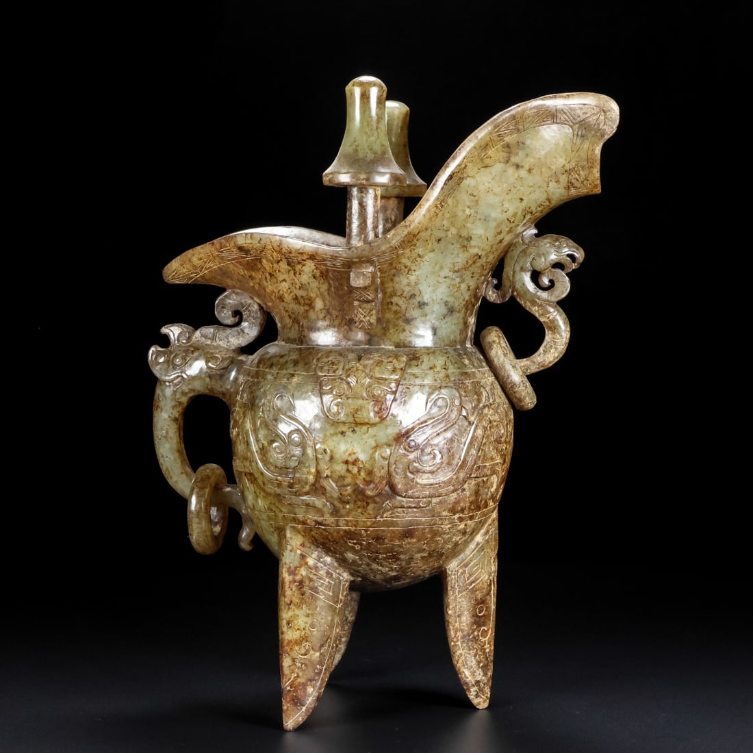 Old Collection Hetian Jade Carved Dragon and Phoenix Cup: Old Collection Hetian Jade Carved Dragon and Phoenix Cup Size:17×23×10cm Weight: 1400 g