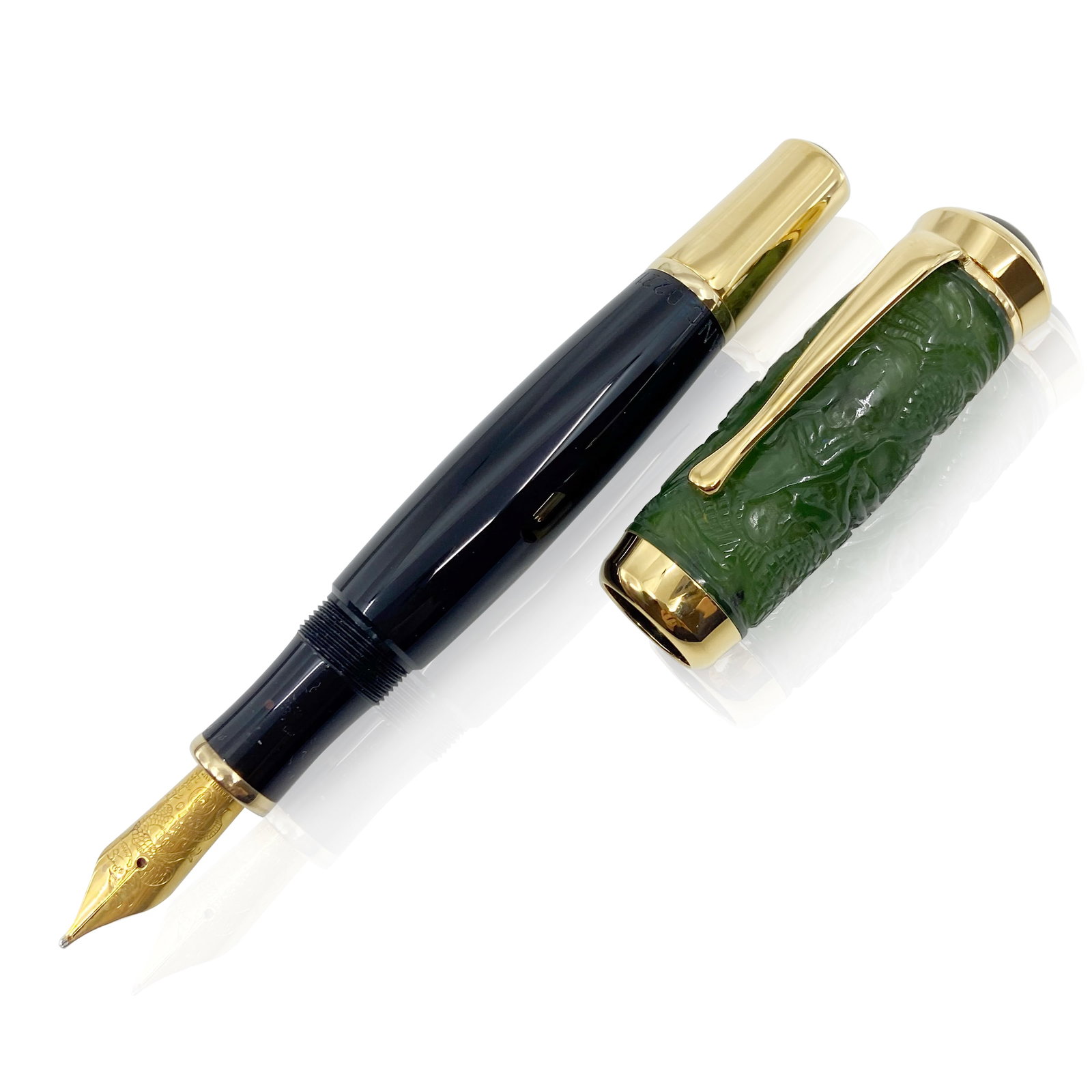 18KT Yellow Gold MONTBLANC Year of the Dragon Limited Edition Fountain Pen: Model: Montblanc Number: ***/2002
