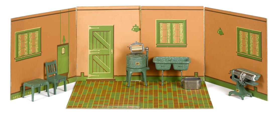 Arcade cast iron five-piece laundry set, with rare room (1 of 1)