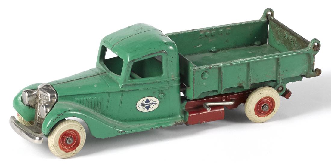 Arcade cast iron International dump truck with a (1 of 2)