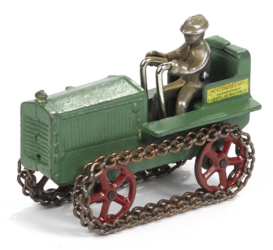 Arcade cast iron Caterpillar 10 tractor (1 of 2)