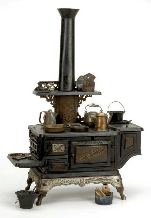 880 Mt. Penn Stove Works Cast Iron Stove with Accessor
