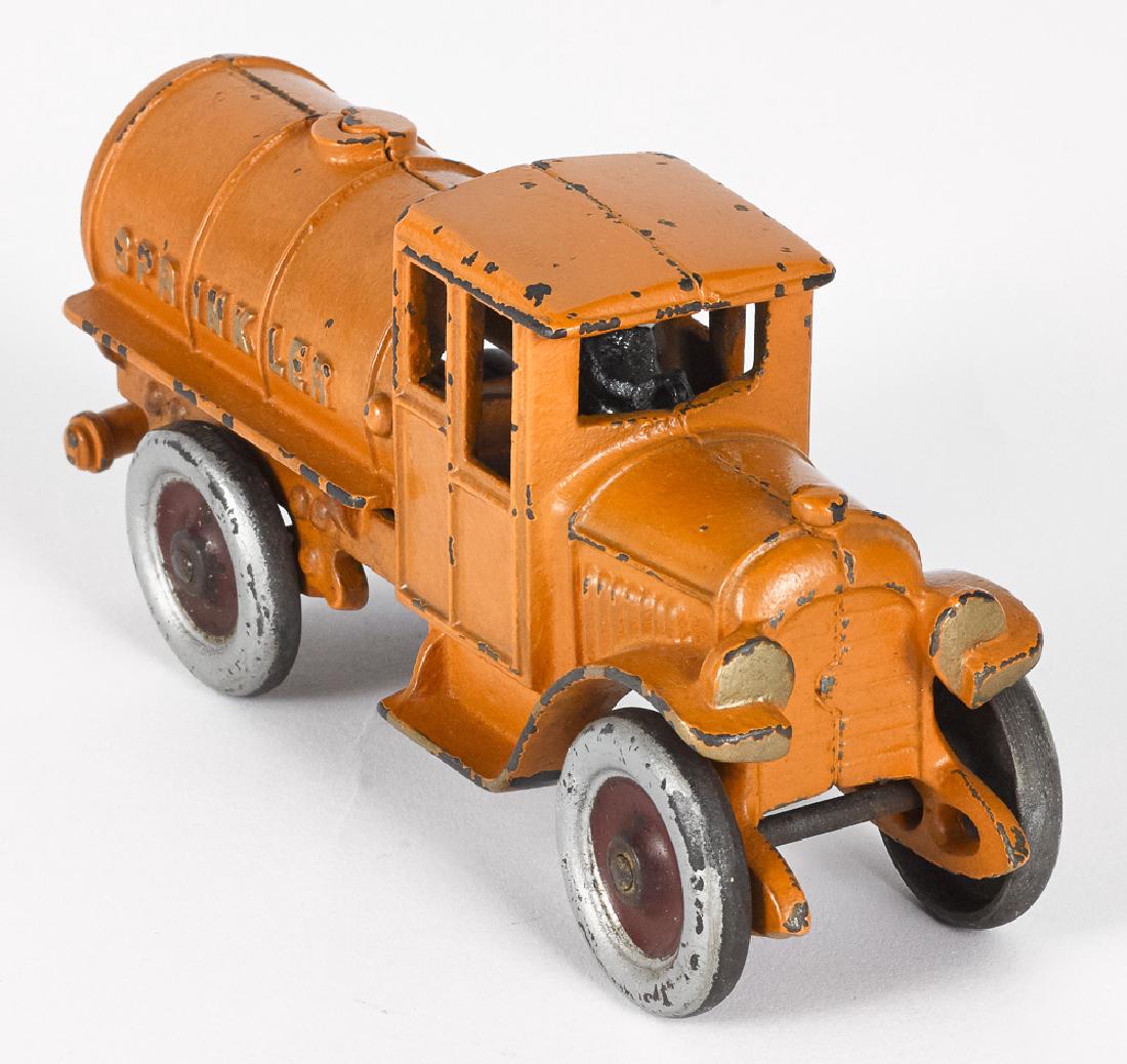 Kenton cast iron Sprinkler truck (1 of 2)