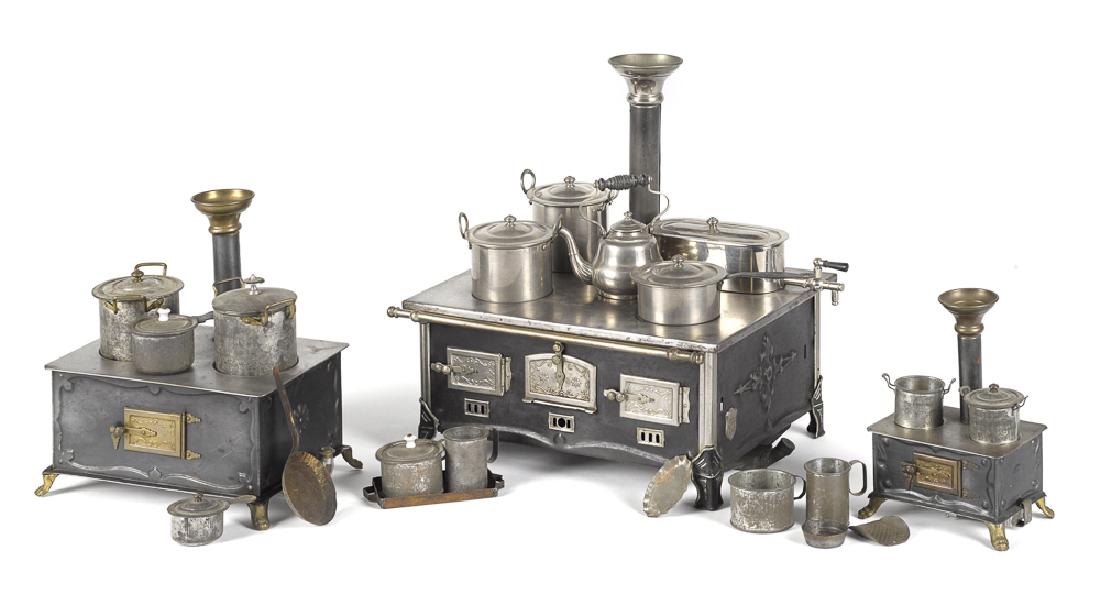 Three German tin toy stoves (1 of 1)