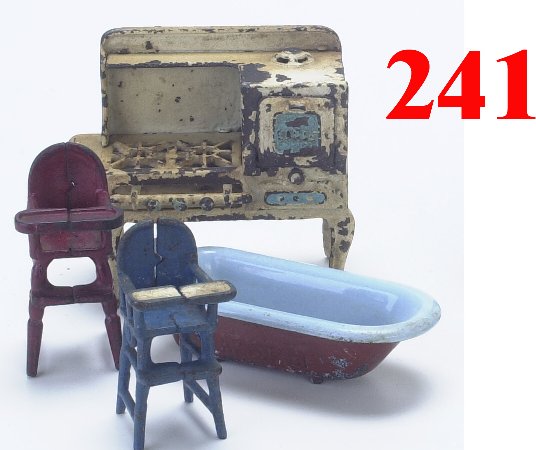 Lot: Stove, 2 high chairs & bath tub
