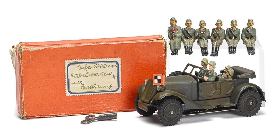 Lineol painted tin clockwork staff car (1 of 1)