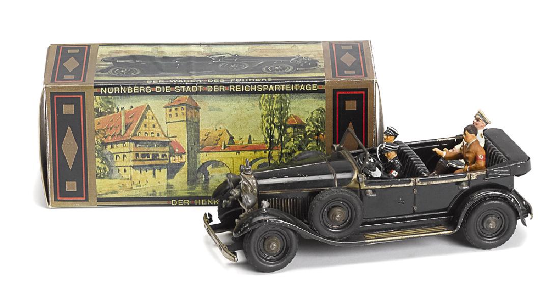 Tipp painted tin clockwork fuehrer car (1 of 2)