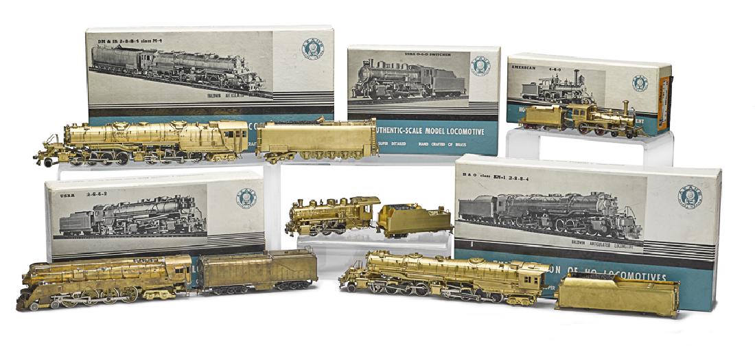 Five Akane HO brass train engines and tenders (1 of 1)