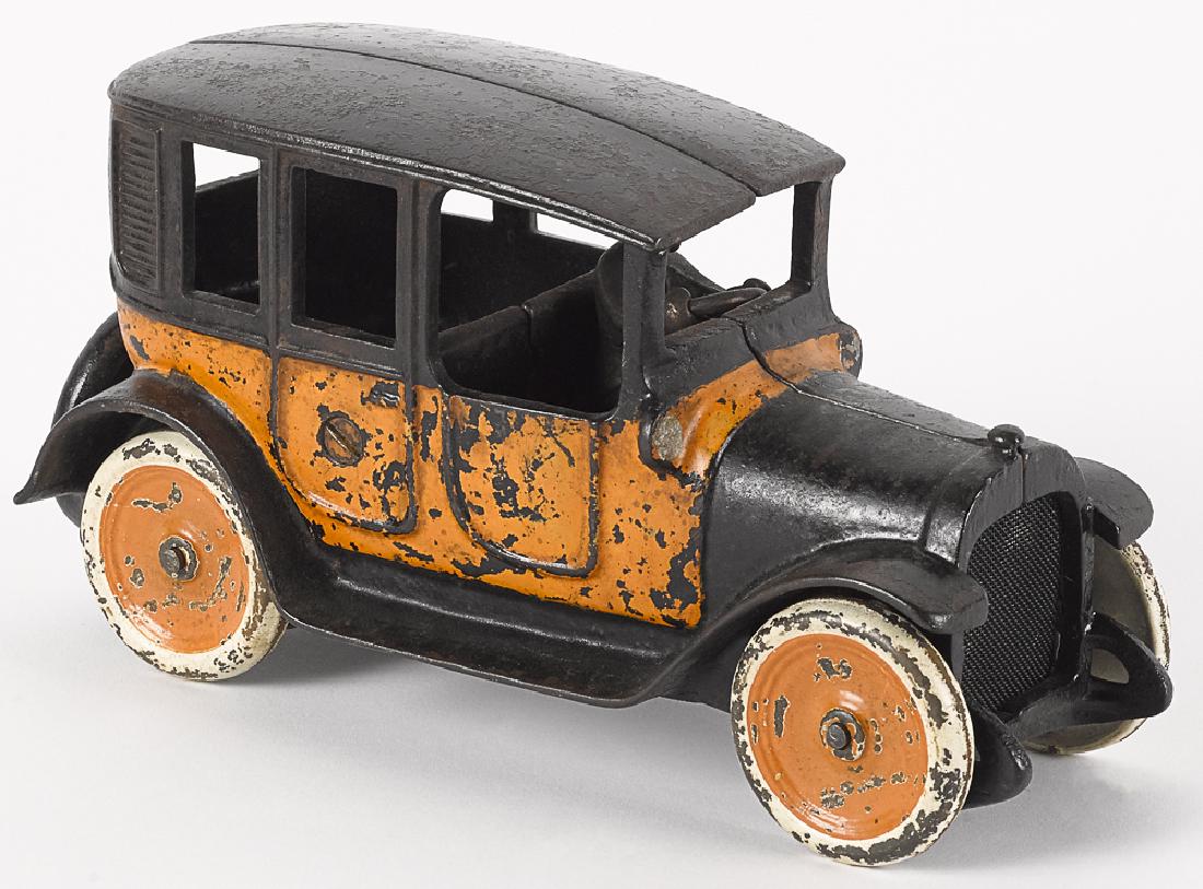 Arcade cast iron Yellow cab (1 of 2)