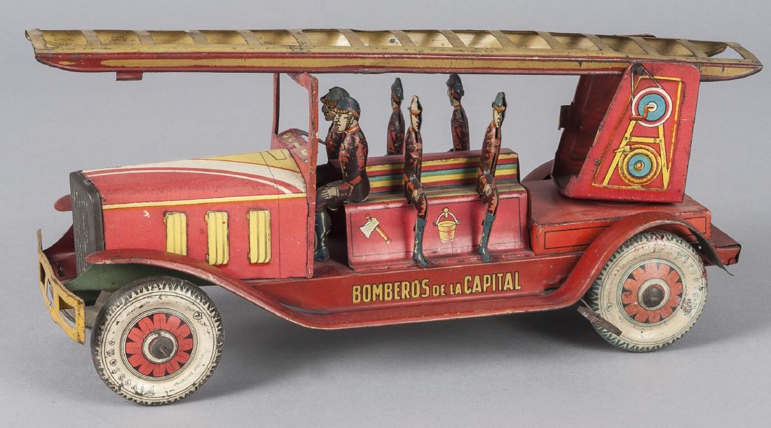Argentina tin litho windup fire truck (1 of 2)