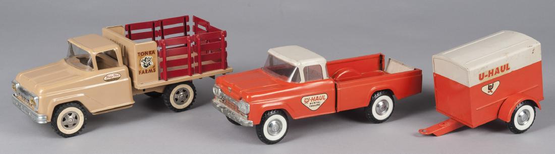 Two Tonka pressed steel trucks (1 of 2)