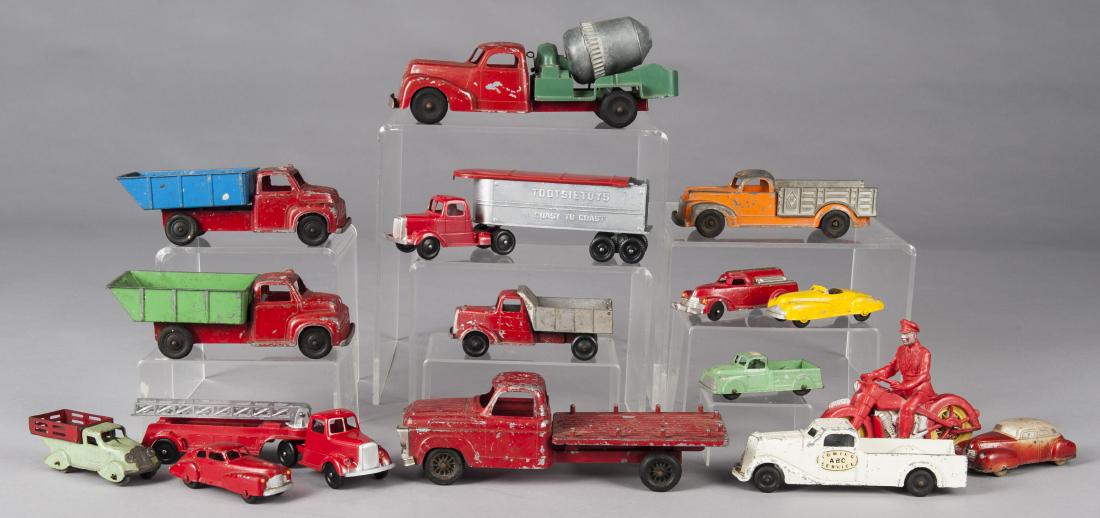Group of diecast vehicles (1 of 1)