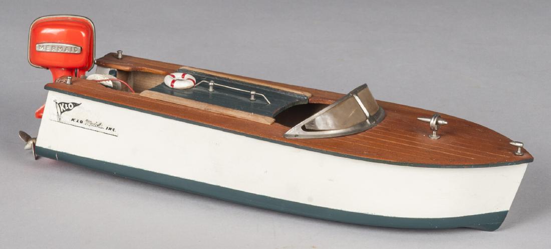 K & O battery operated wooden toy boat (1 of 2)