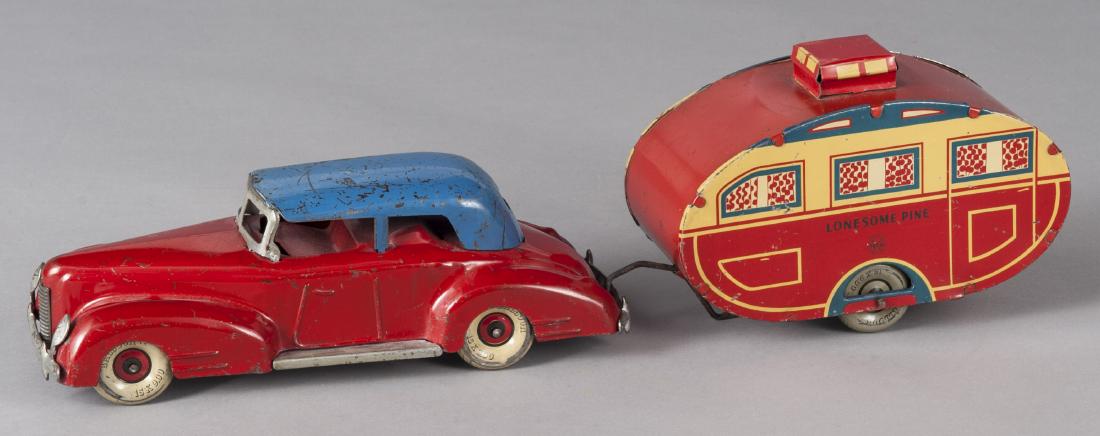 Marx pressed steel and tin litho sedan and trailer (1 of 2)