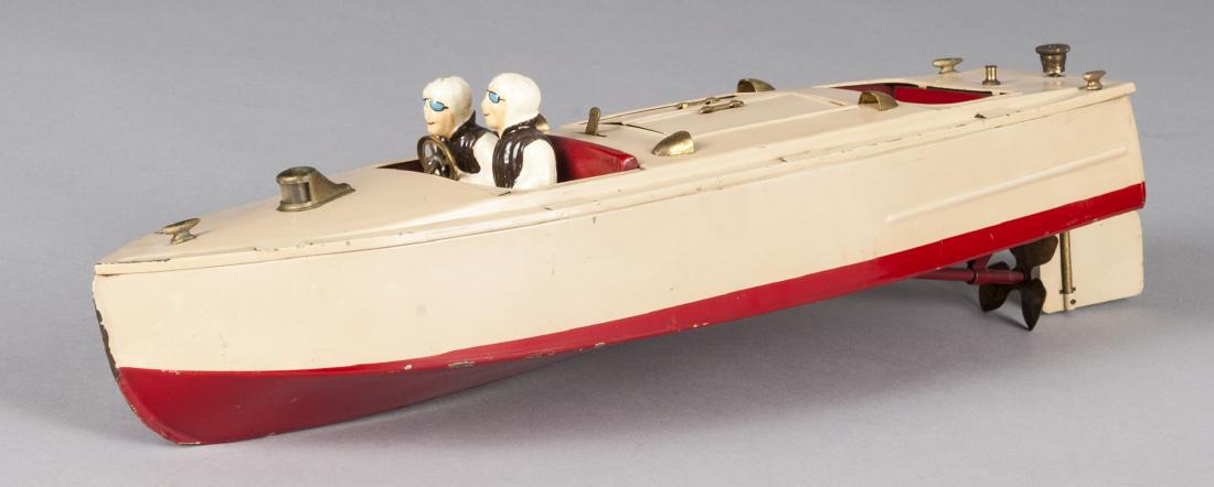 Lionel pressed steel clockwork speedboat (1 of 2)