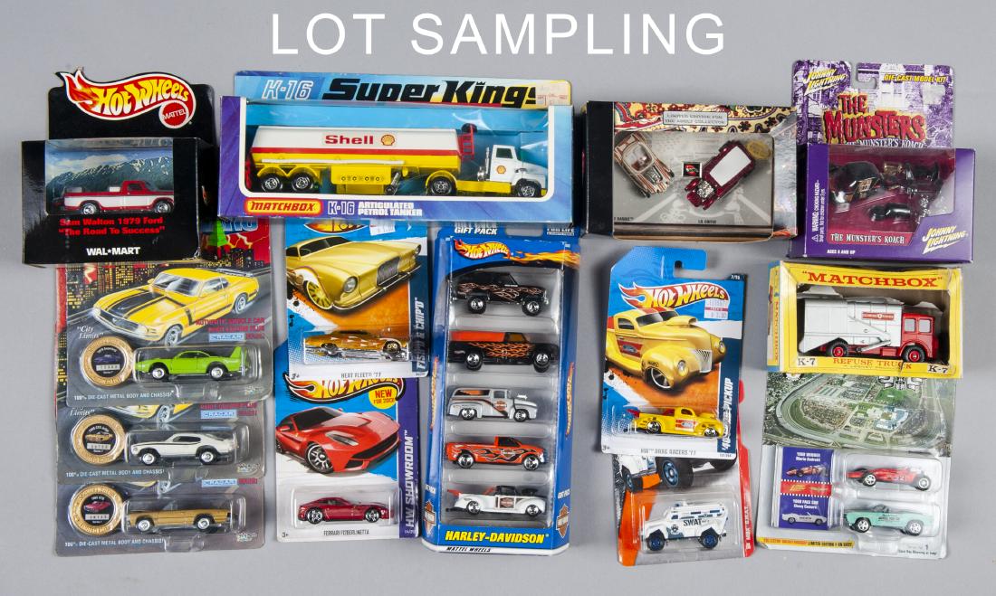 Large group of Matchbox and Hot Wheels cars (1 of 2)