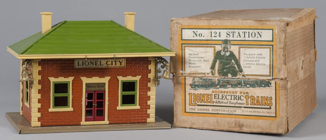Lionel no. 124 train station (1 of 2)