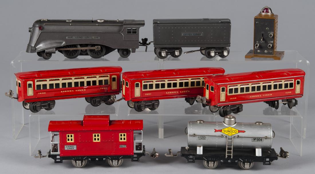 Lionel seven-piece train set (1 of 2)