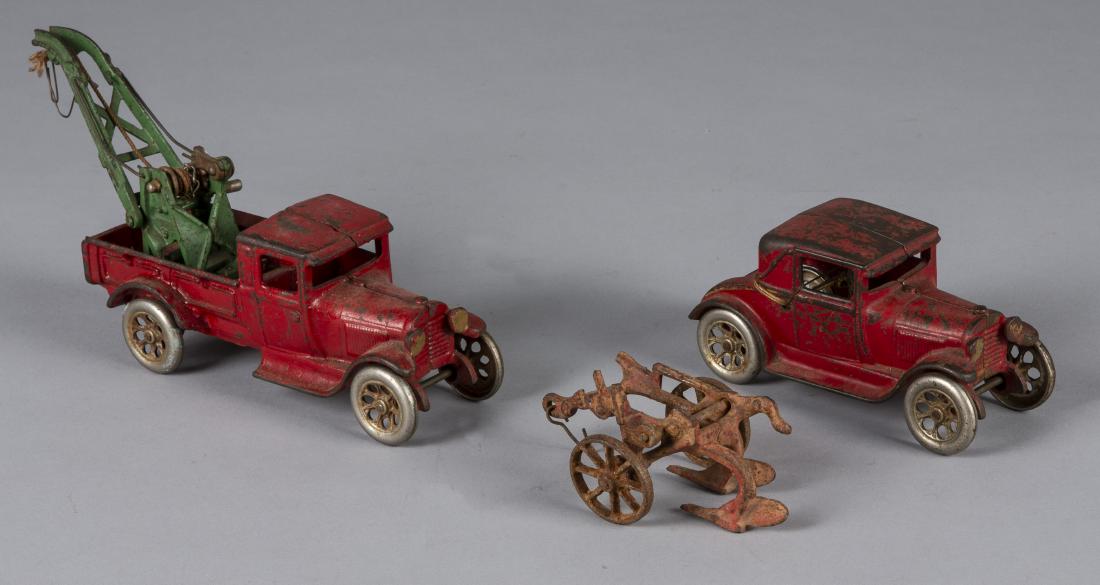 Arcade cast iron Model T wrecker (1 of 2)
