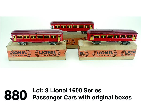 Lot: 3 Lionel 1600 Series Passenger Cars with orig