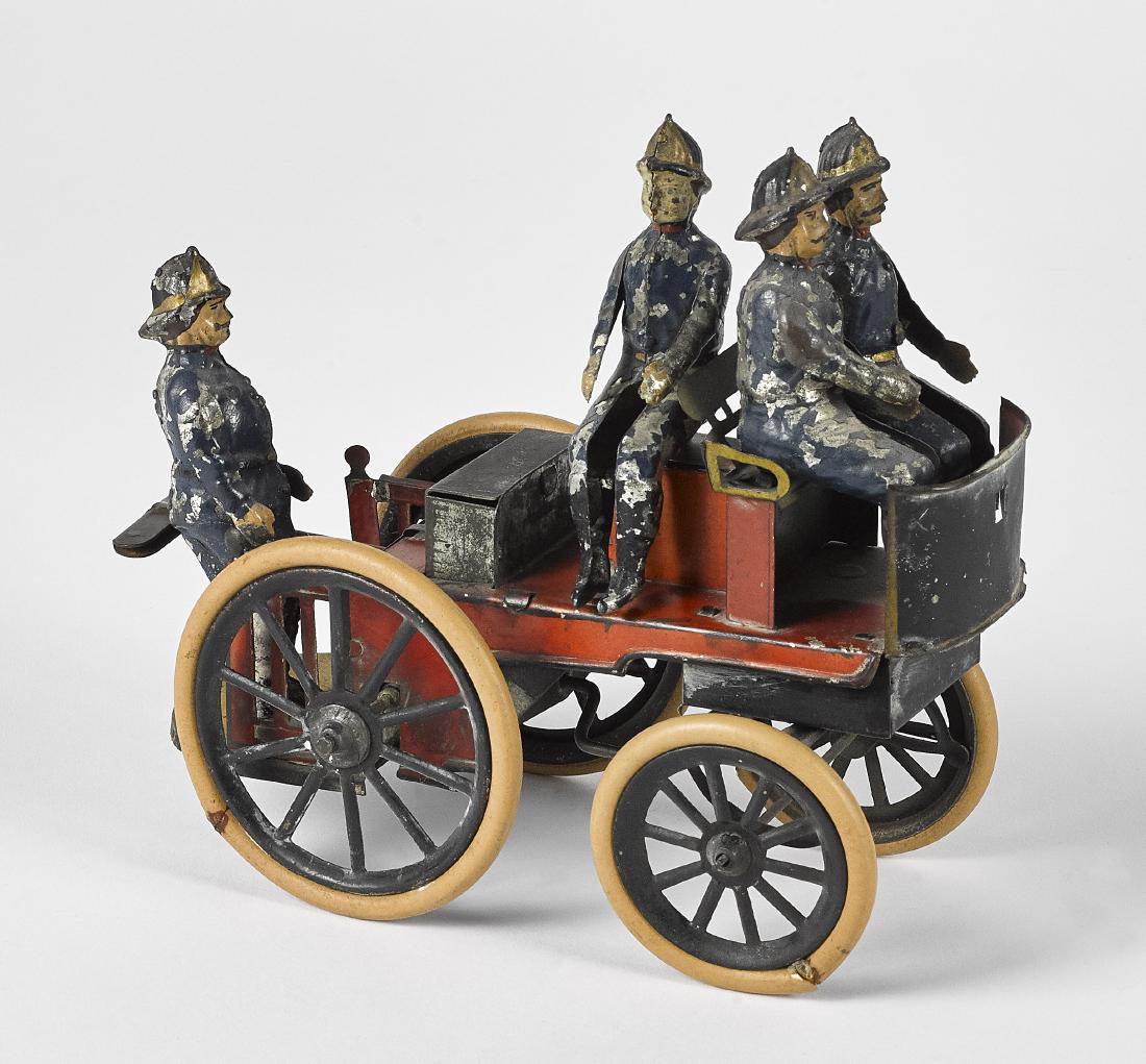 Gunthermann tin clockwork fire pumper (1 of 2)