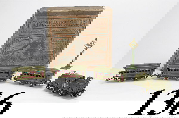 Lionel O Gauge Passenger Set: electric outline #252 engine with 3 coaches (all olive color): 2 #528 Pullman, 1 #530 Observation, also a #068 crossing sign, box labeled outfit no. 294 is worn but has interior dividers Dimensions:bo