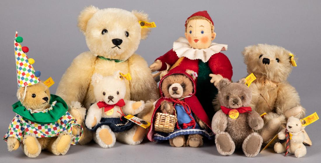 Six contemporary Steiff teddy bears, etc.: Six contemporary Steiff teddy bears, together with a Roly-Poly clown, tallest - 14''.